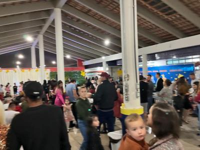 CMEI Pequenos Anjos realizou na sexta-feira a Festa da FamÃ­lia